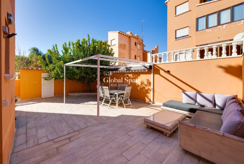 Revente - APPARTEMENT -
TORREVIEJA - Aguas Nuevas