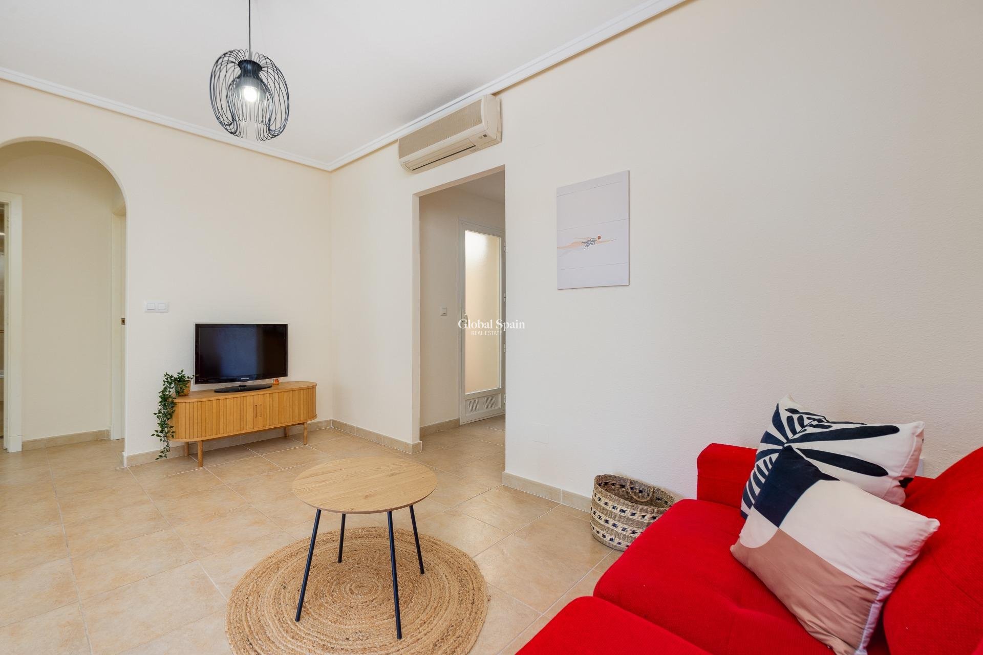 Revente - APPARTEMENT -
TORREVIEJA - Aguas Nuevas