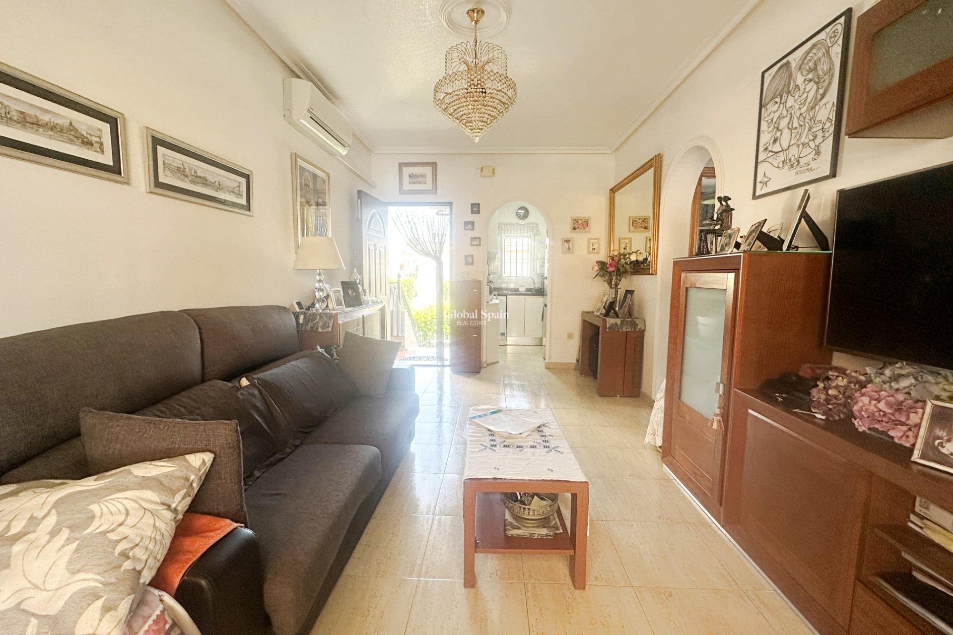 Revente - APPARTEMENT -
TORREVIEJA - Aguas Nuevas