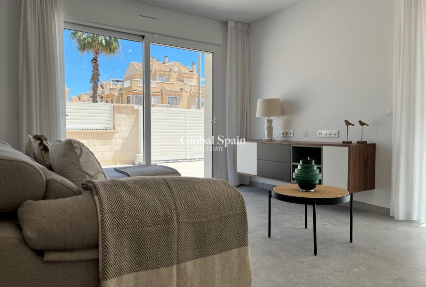Revente - APPARTEMENT -
TORREVIEJA - Aguas Nuevas