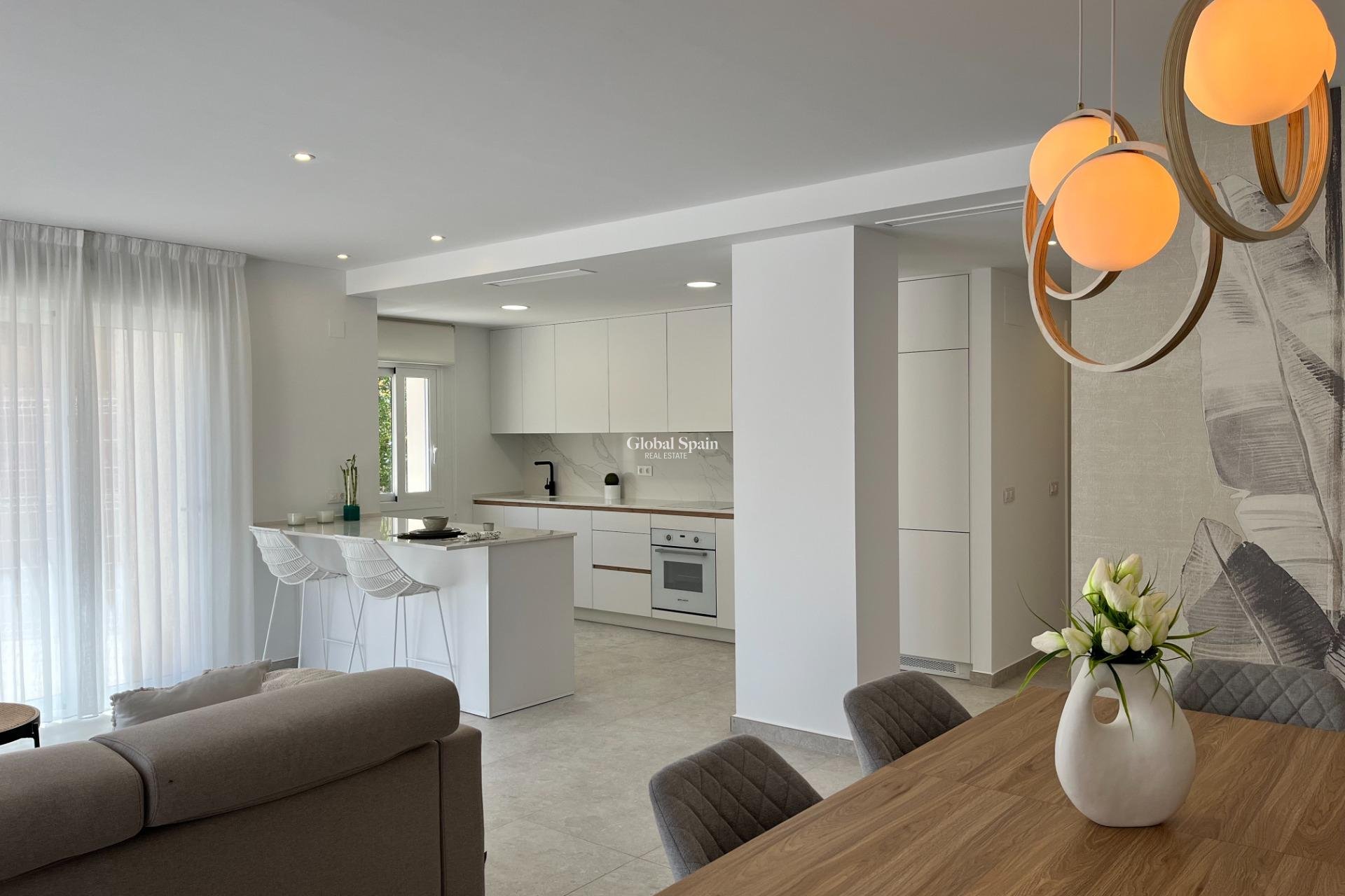 Revente - APPARTEMENT -
TORREVIEJA - Aguas Nuevas