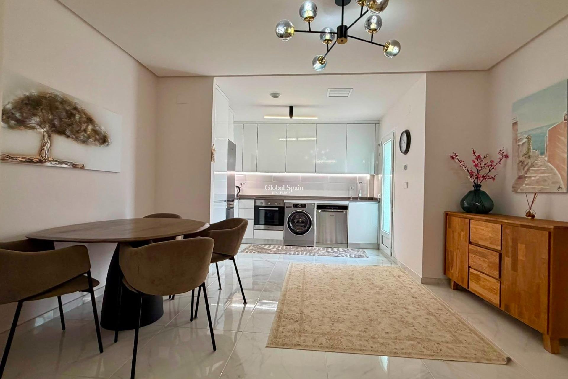 Revente - APPARTEMENT -
TORREVIEJA - Aguas Nuevas