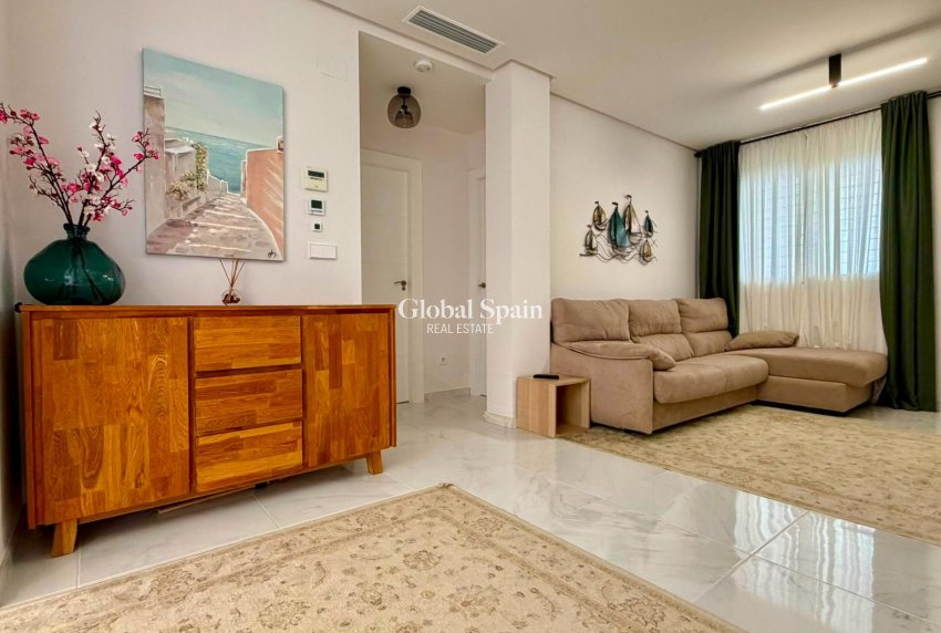 Revente - APPARTEMENT -
TORREVIEJA - Aguas Nuevas
