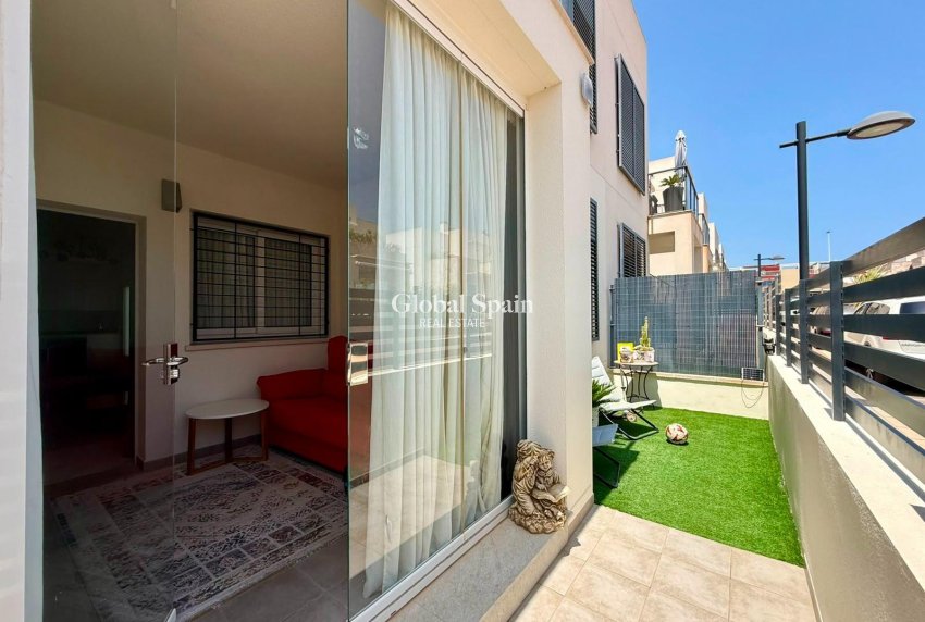 Revente - APPARTEMENT -
TORREVIEJA - Aguas Nuevas