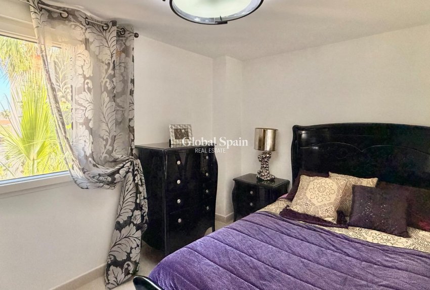 Revente - APPARTEMENT -
TORREVIEJA - Aldea del mar