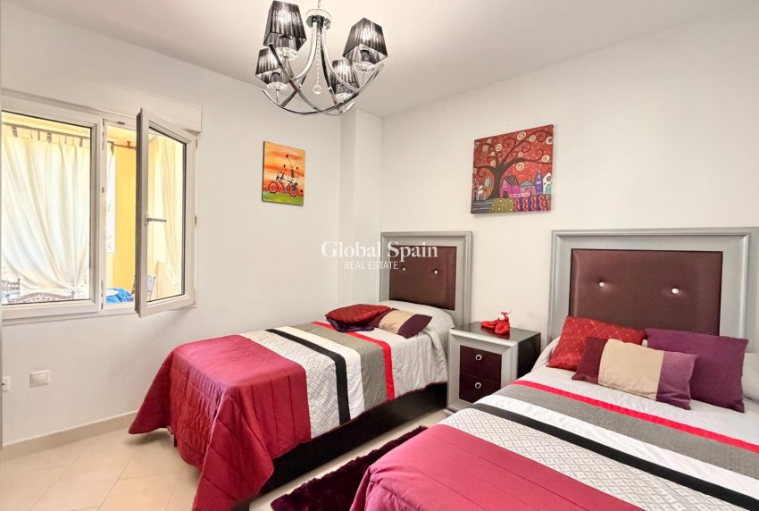 Revente - APPARTEMENT -
TORREVIEJA - Aldea del mar