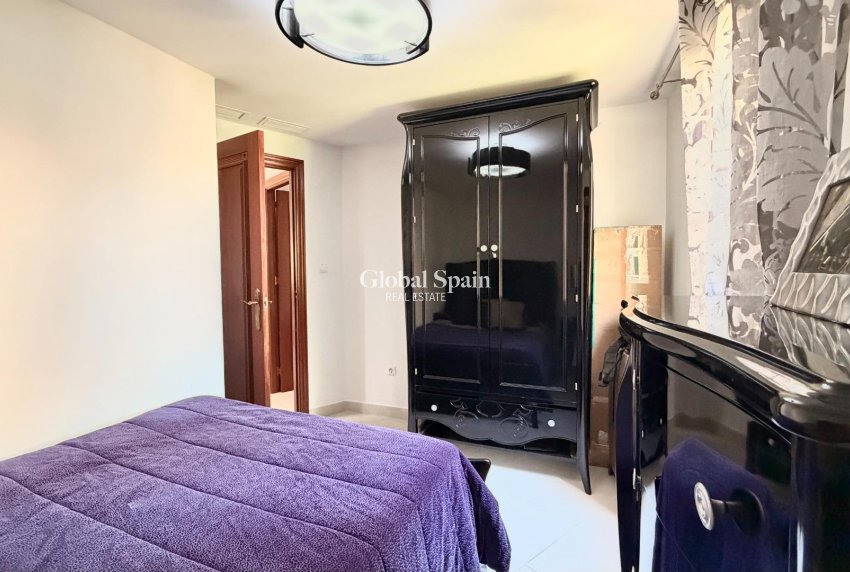 Revente - APPARTEMENT -
TORREVIEJA - Aldea del mar