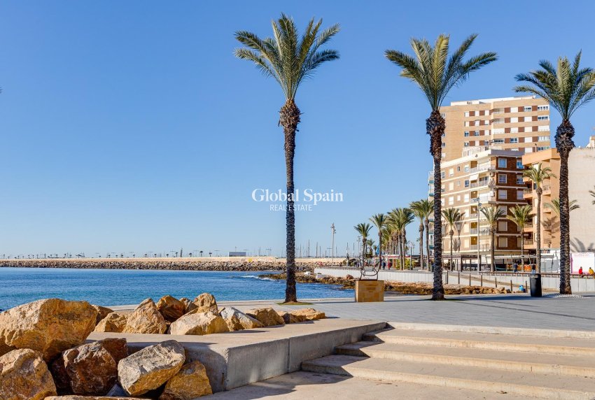 Revente - APPARTEMENT -
TORREVIEJA - Antonio Machado