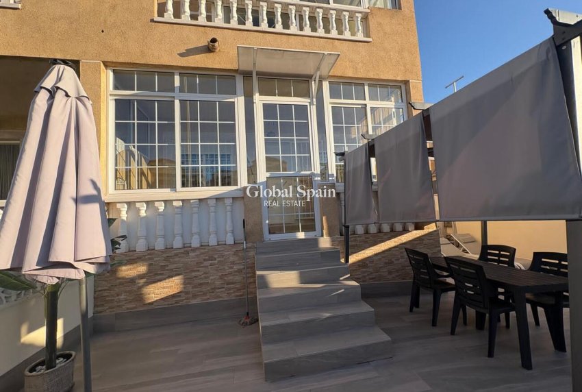 Revente - APPARTEMENT -
TORREVIEJA - aqua nuevas