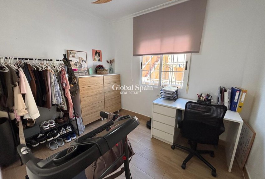 Revente - APPARTEMENT -
TORREVIEJA - aqua nuevas