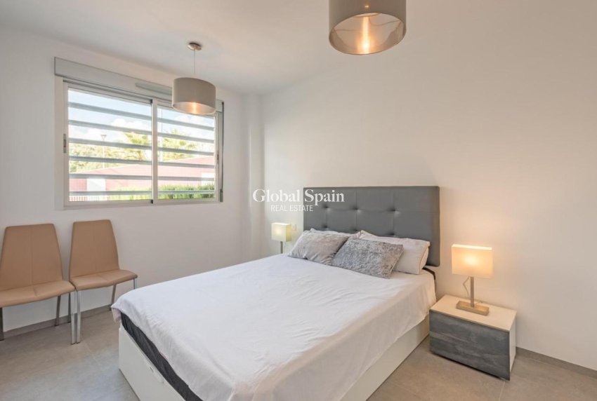 Revente - APPARTEMENT -
TORREVIEJA - Auguas Neuvas