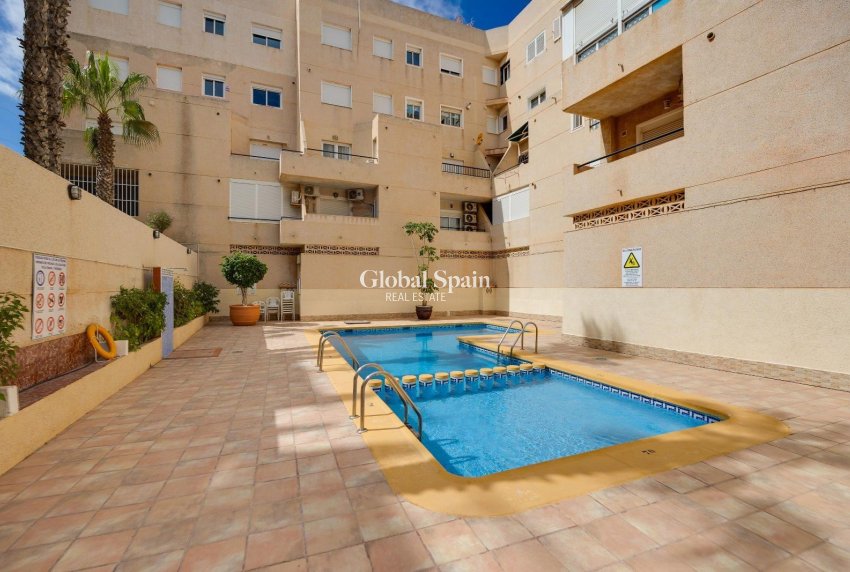 Revente - APPARTEMENT -
TORREVIEJA - Cabo Cervera