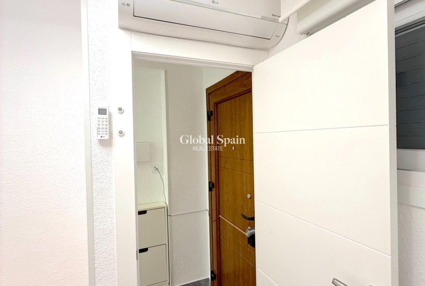 Revente - APPARTEMENT -
TORREVIEJA - Cabo Cervera