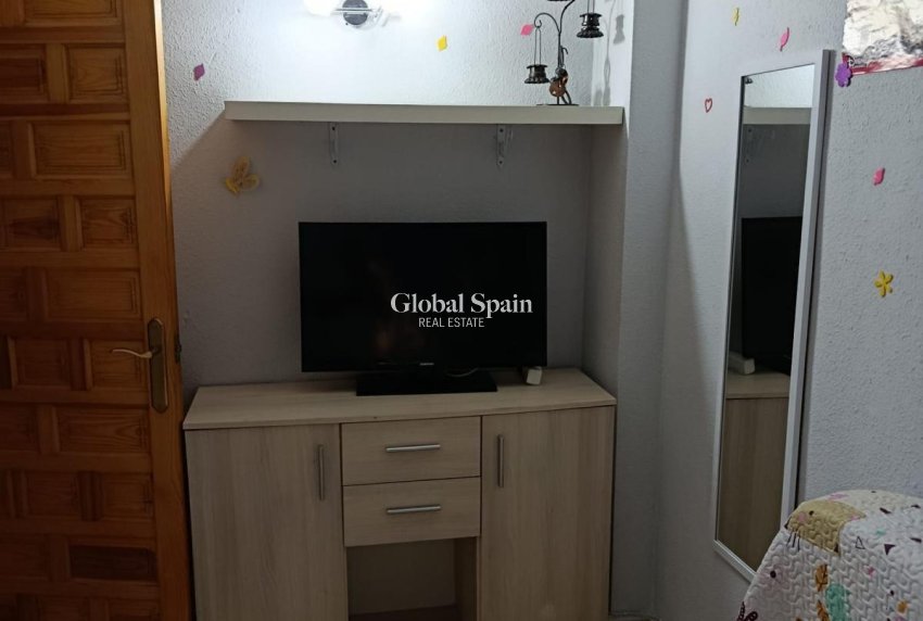 Revente - APPARTEMENT -
TORREVIEJA - Cabo Cervera