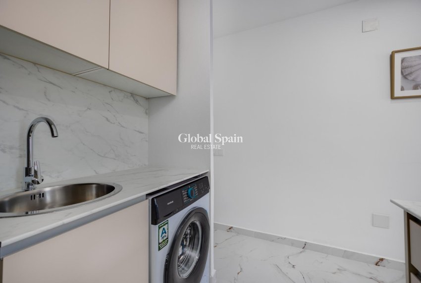 Revente - APPARTEMENT -
TORREVIEJA - Cabo Cervera