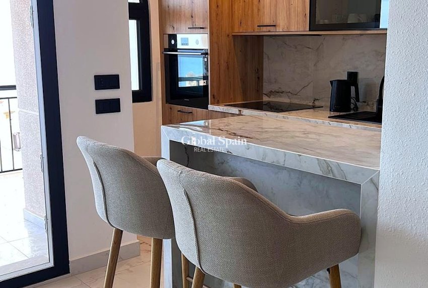 Revente - APPARTEMENT -
TORREVIEJA - Cabo Cervera