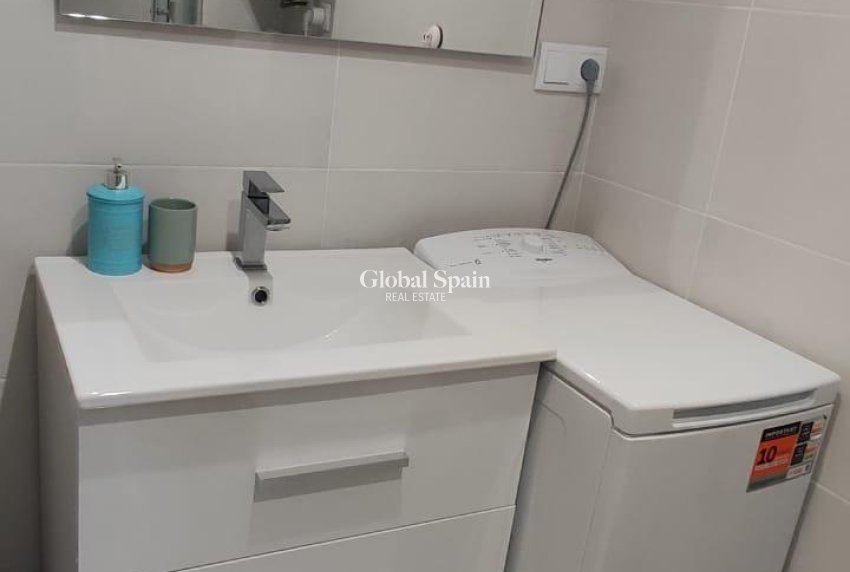 Revente - APPARTEMENT -
TORREVIEJA - Cabo Cervera