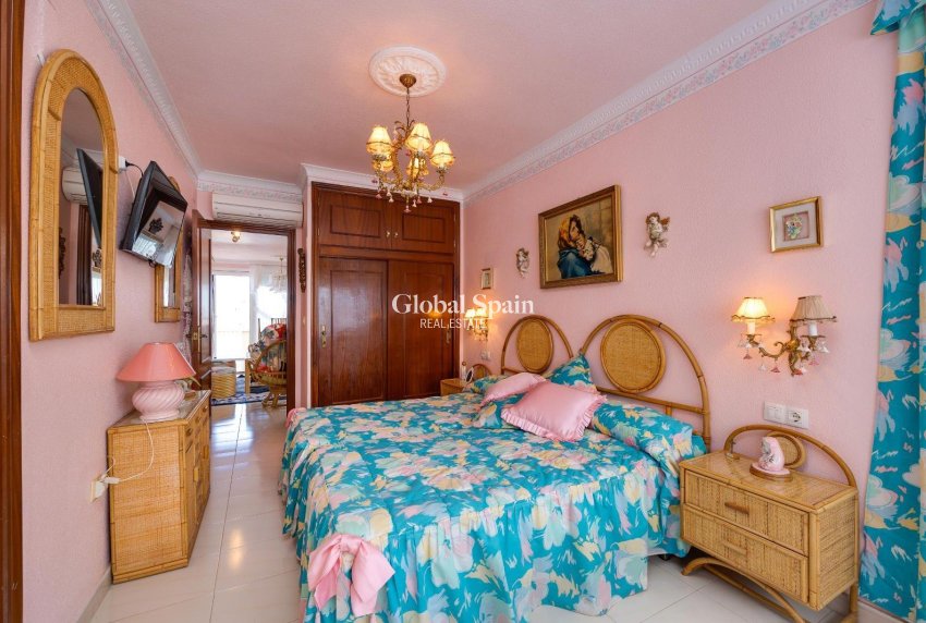 Revente - APPARTEMENT -
TORREVIEJA - Cabo Cervera