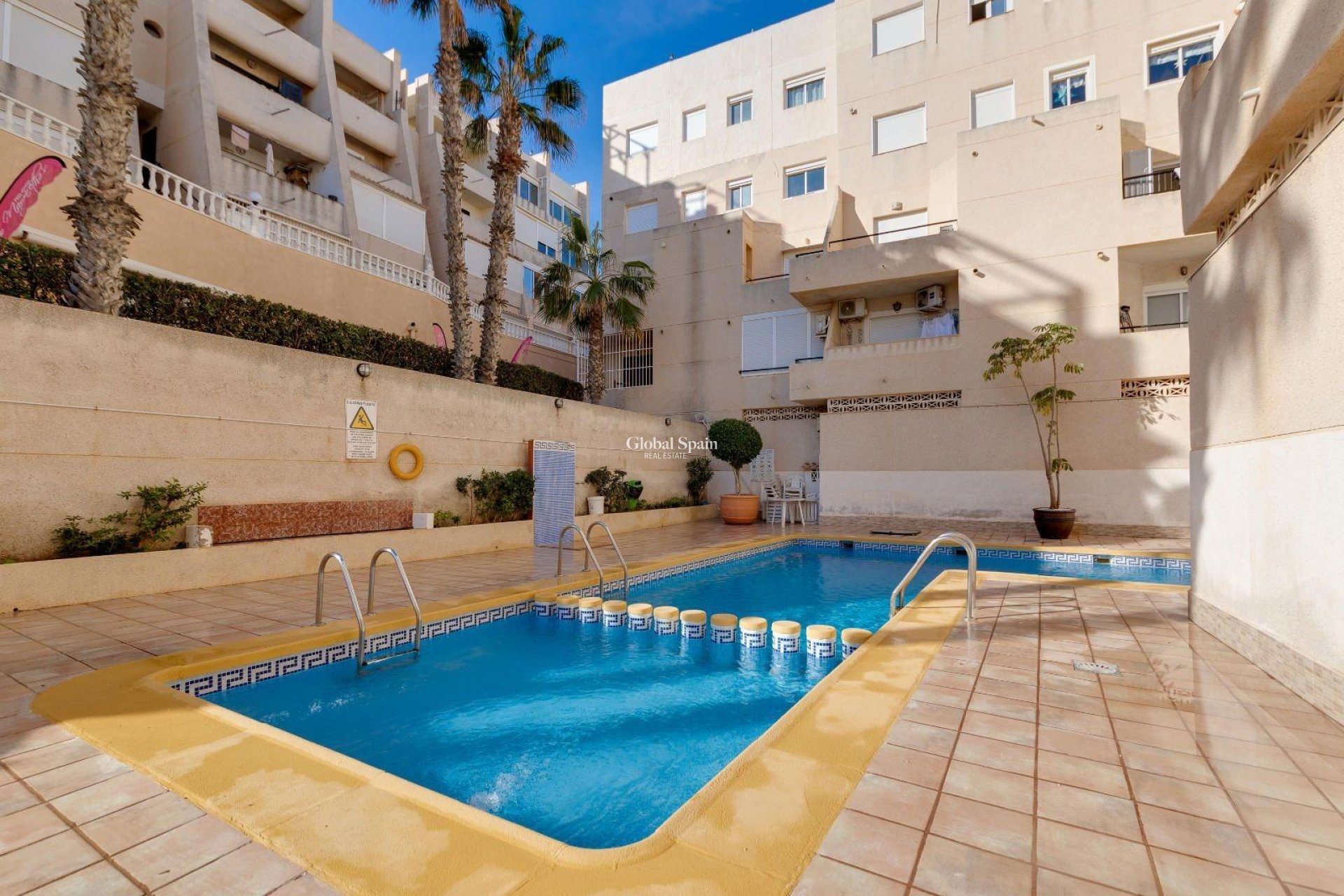 Revente - APPARTEMENT -
TORREVIEJA - Cabo Cervera