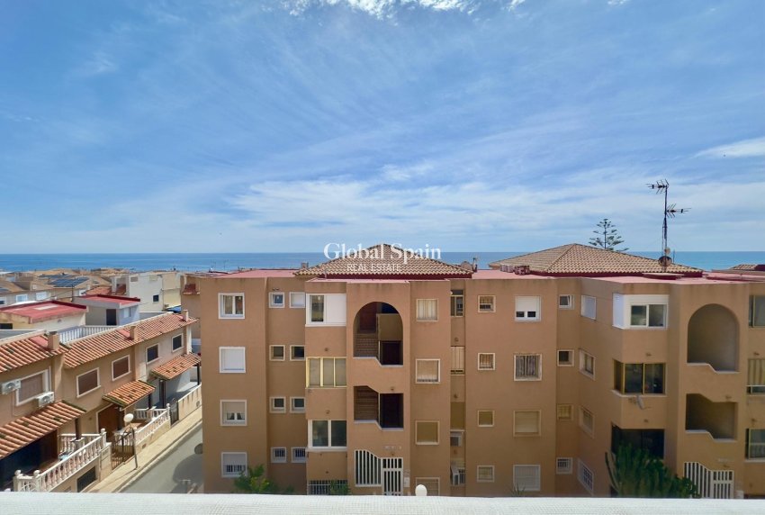 Revente - APPARTEMENT -
TORREVIEJA - Cabo Cervera