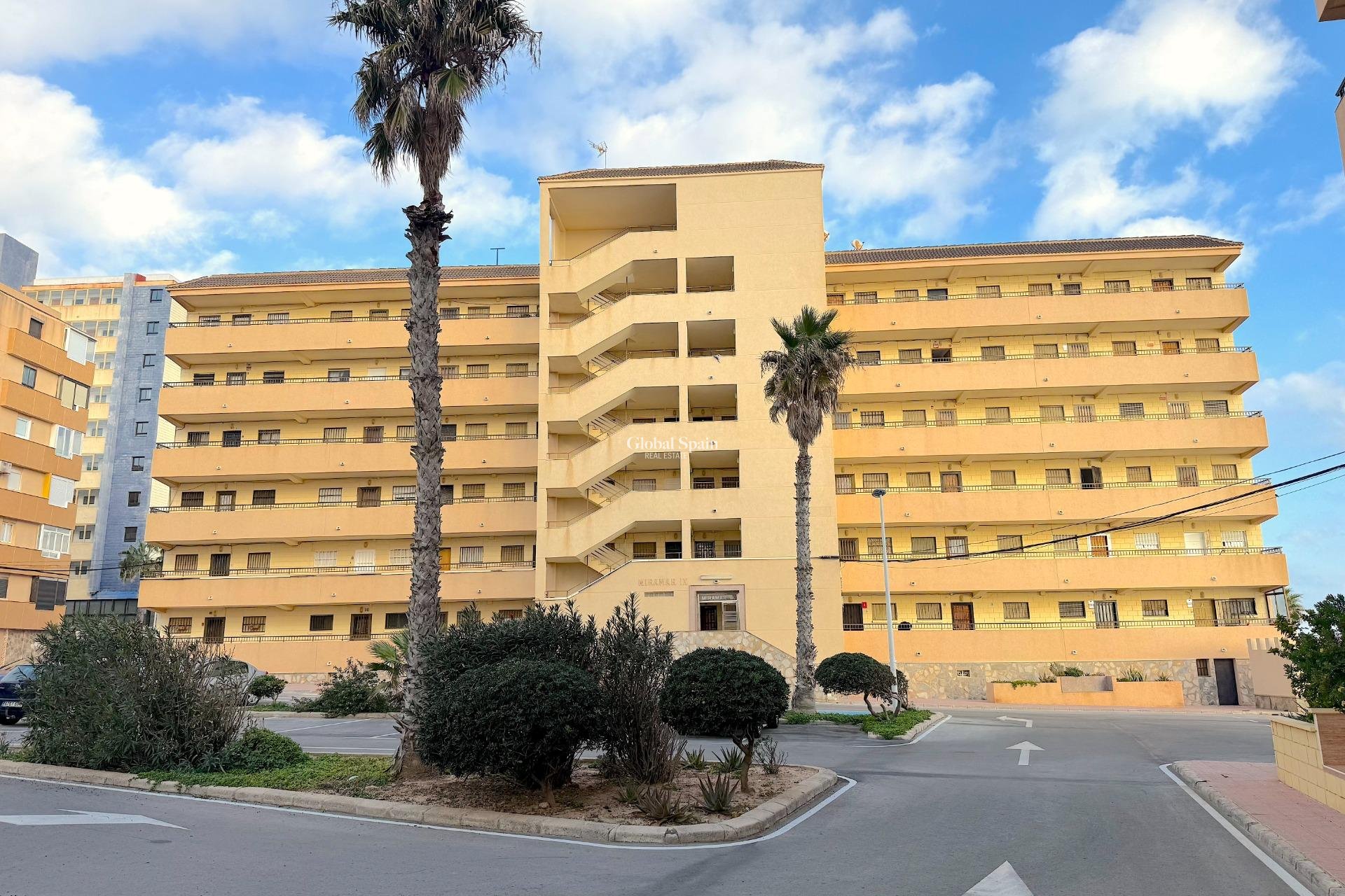 Revente - APPARTEMENT -
TORREVIEJA - Cabo Cervera