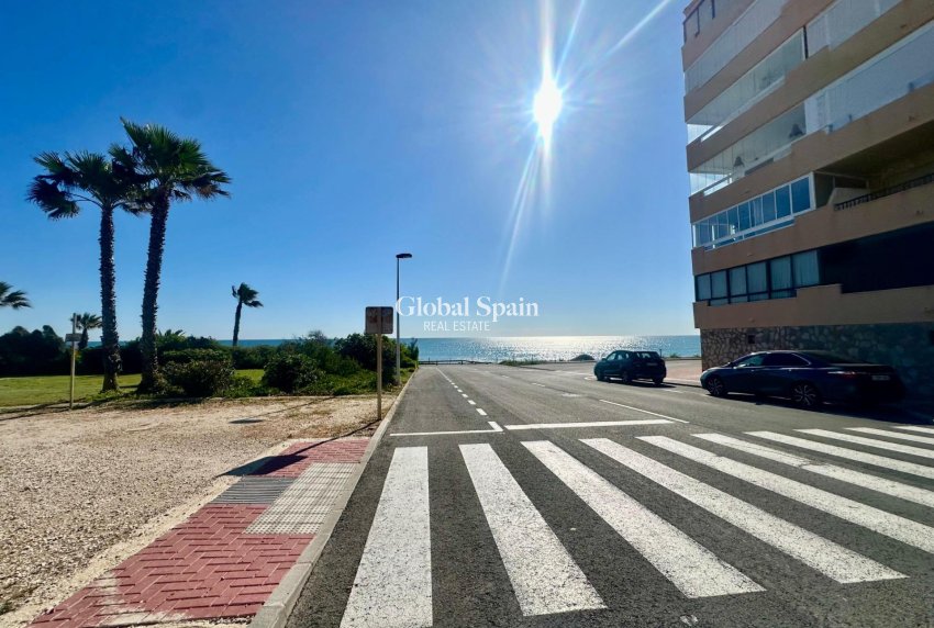 Revente - APPARTEMENT -
TORREVIEJA - Cabo Cervera