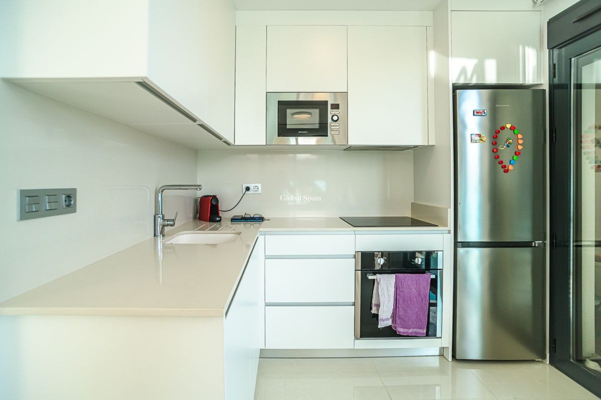 Revente - APPARTEMENT -
TORREVIEJA - Calas Blancas