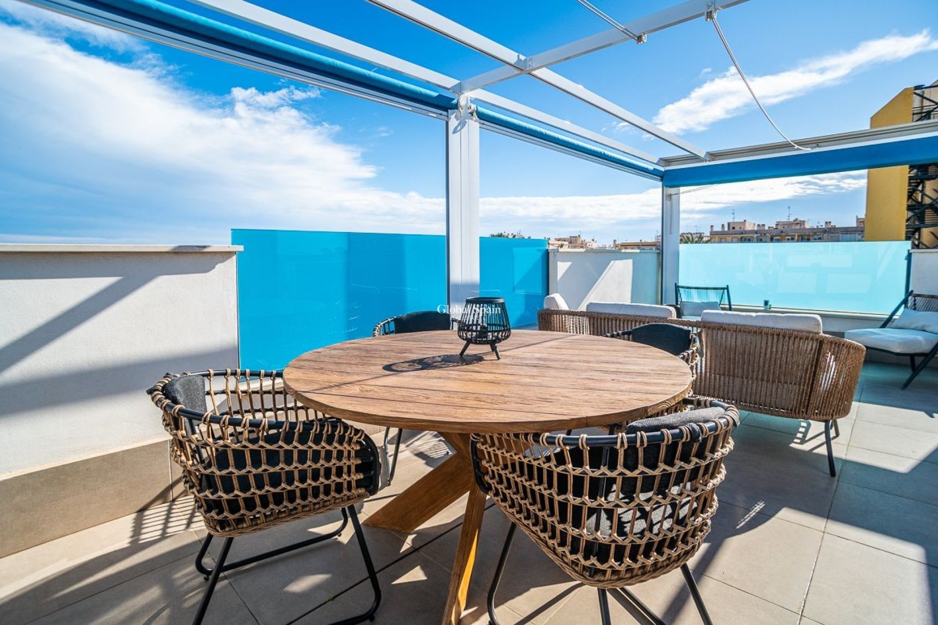 Revente - APPARTEMENT -
TORREVIEJA - Calas Blancas