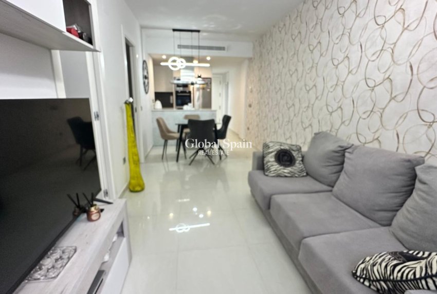 Revente - APPARTEMENT -
TORREVIEJA - Calas Blancas