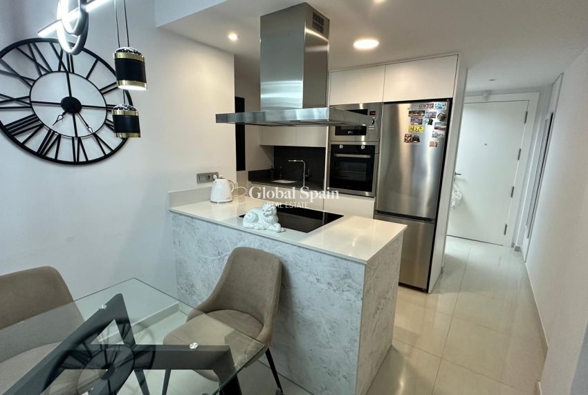 Revente - APPARTEMENT -
TORREVIEJA - Calas Blancas