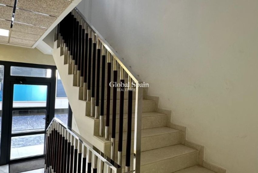 Revente - APPARTEMENT -
TORREVIEJA - Calas Blancas