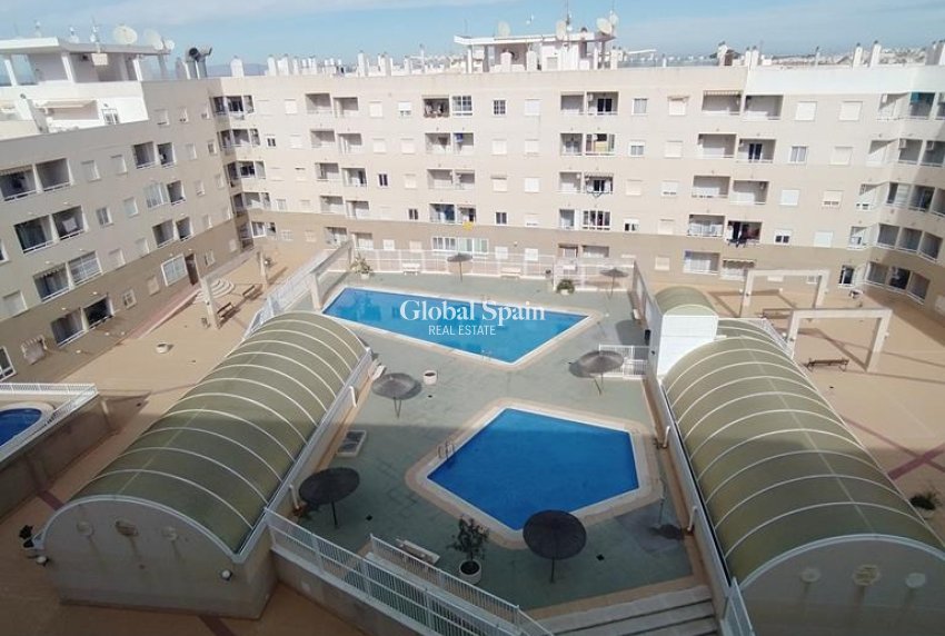 Revente - APPARTEMENT -
TORREVIEJA - CASCO URBANO