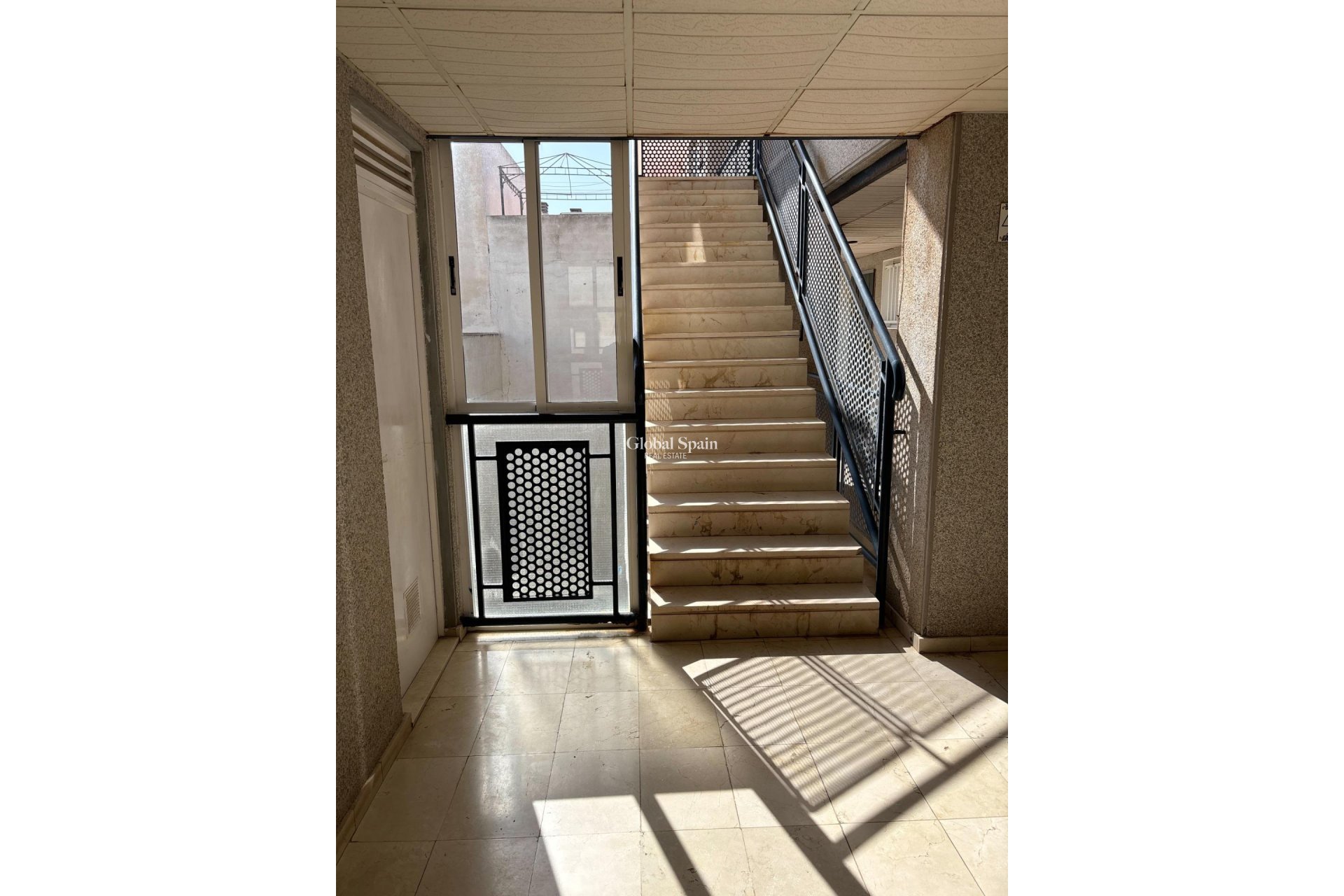 Revente - APPARTEMENT -
TORREVIEJA - Center