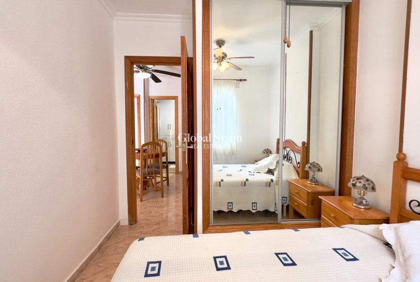 Revente - APPARTEMENT -
TORREVIEJA - Center