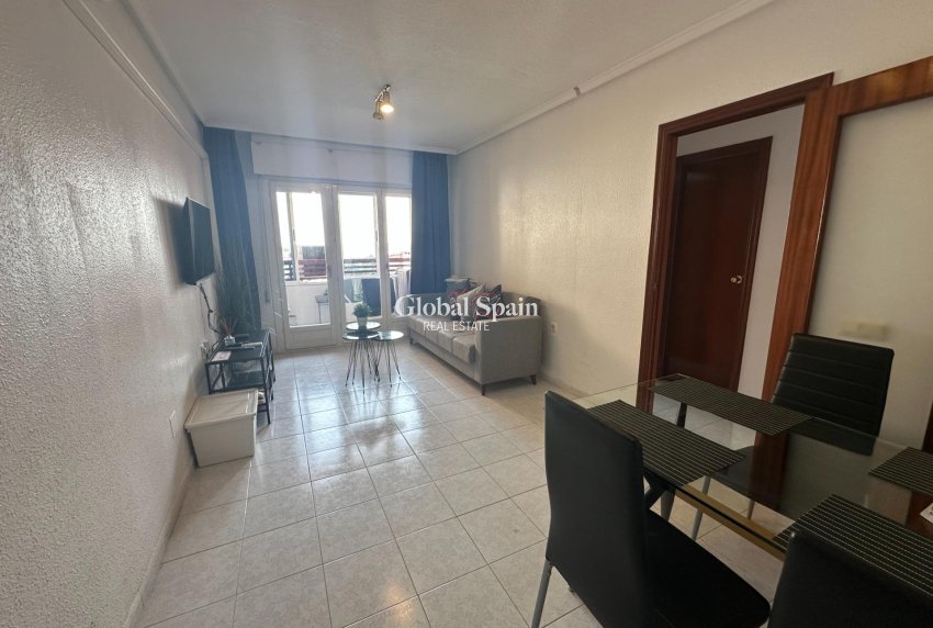 Revente - APPARTEMENT -
TORREVIEJA - Center