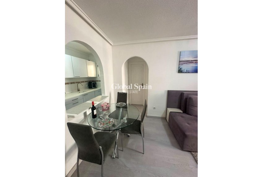 Revente - APPARTEMENT -
TORREVIEJA - Center