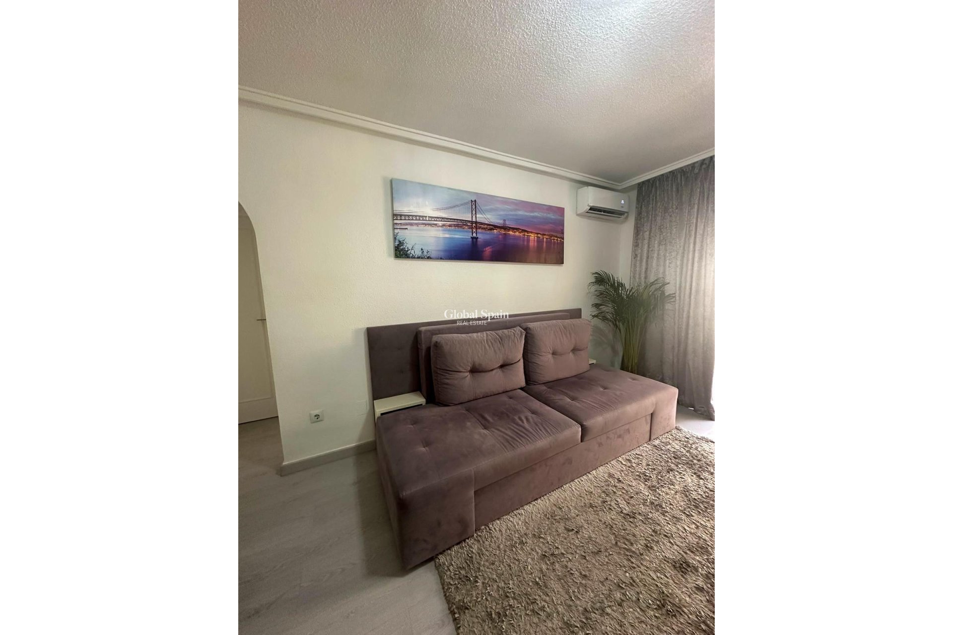 Revente - APPARTEMENT -
TORREVIEJA - Center