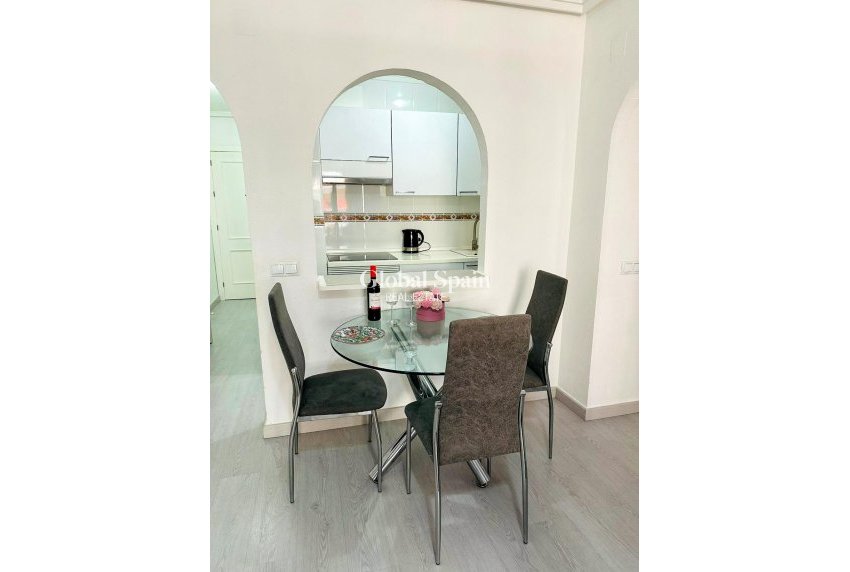 Revente - APPARTEMENT -
TORREVIEJA - Center