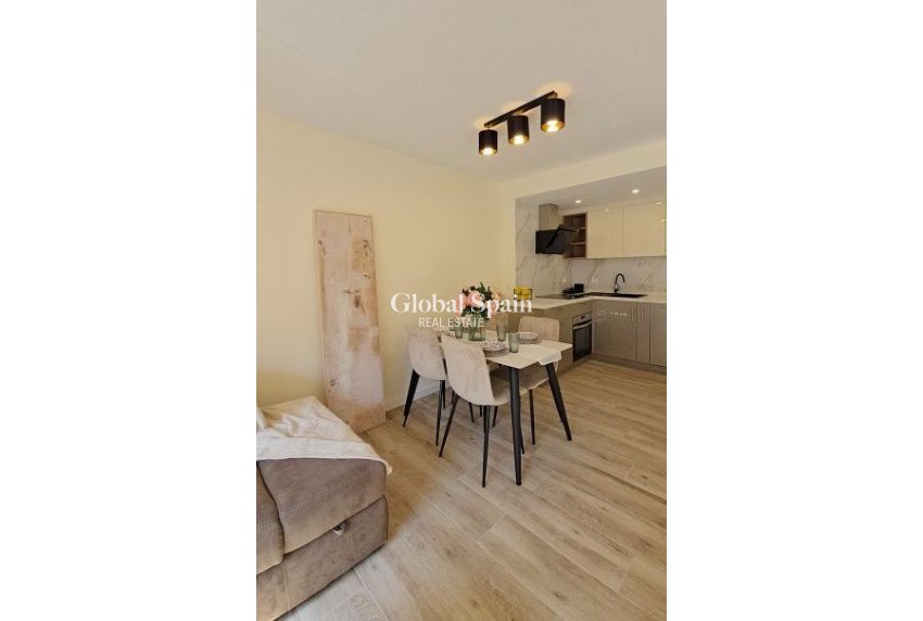 Revente - APPARTEMENT -
TORREVIEJA - Center