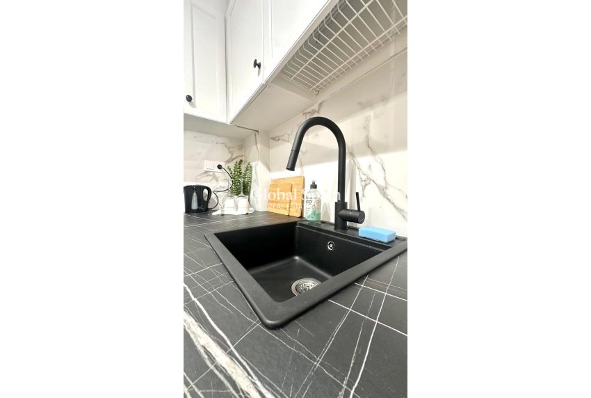 Revente - APPARTEMENT -
TORREVIEJA - Center