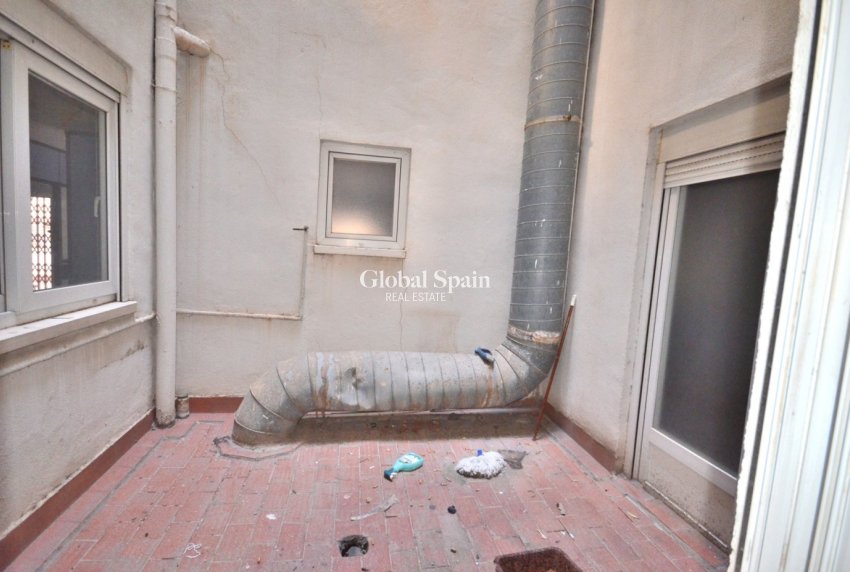 Revente - APPARTEMENT -
TORREVIEJA - Center