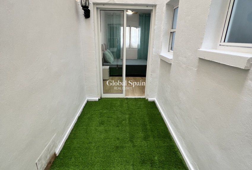 Revente - APPARTEMENT -
TORREVIEJA - Center