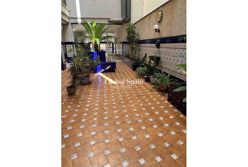 Revente - APPARTEMENT -
TORREVIEJA - Center