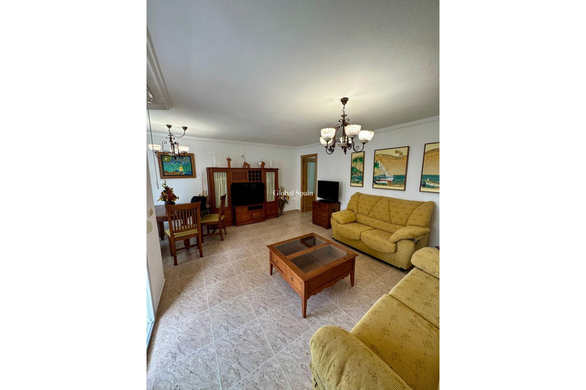 Revente - APPARTEMENT -
TORREVIEJA - Center