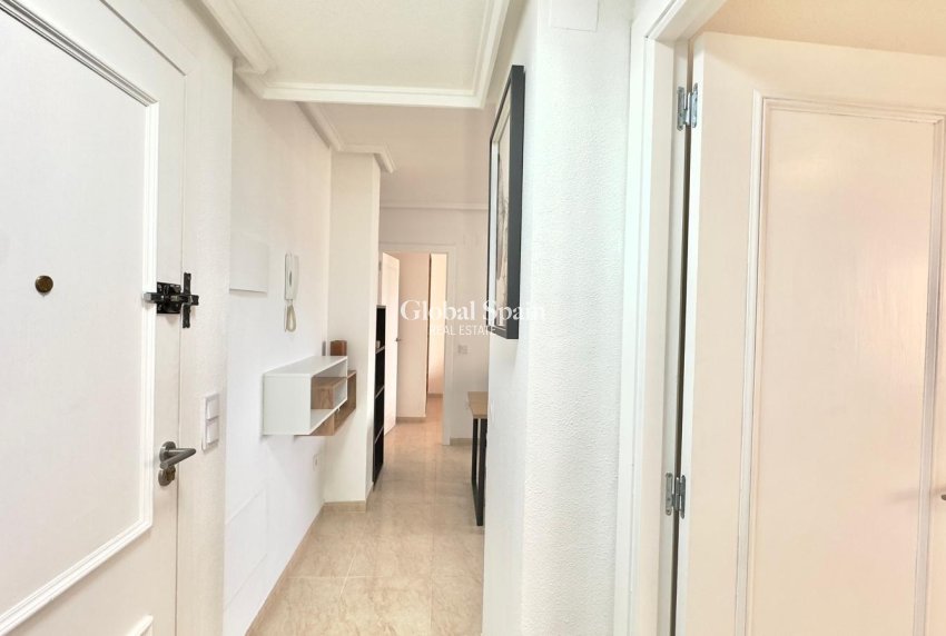 Revente - APPARTEMENT -
TORREVIEJA - Center