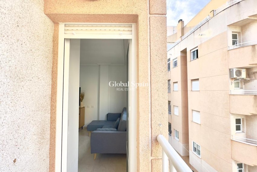 Revente - APPARTEMENT -
TORREVIEJA - Center