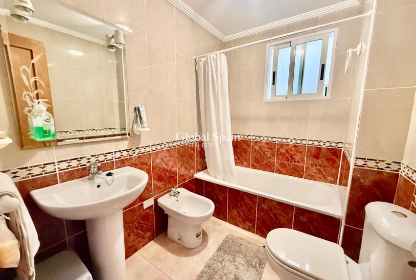Revente - APPARTEMENT -
TORREVIEJA - Center