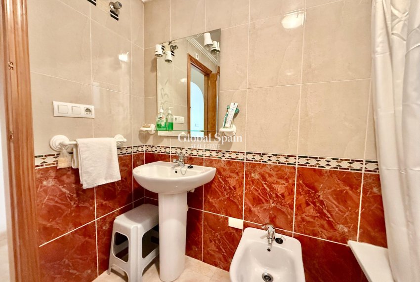 Revente - APPARTEMENT -
TORREVIEJA - Center