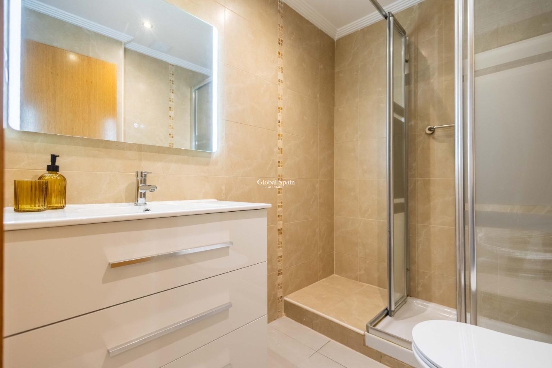 Revente - APPARTEMENT -
TORREVIEJA - Center