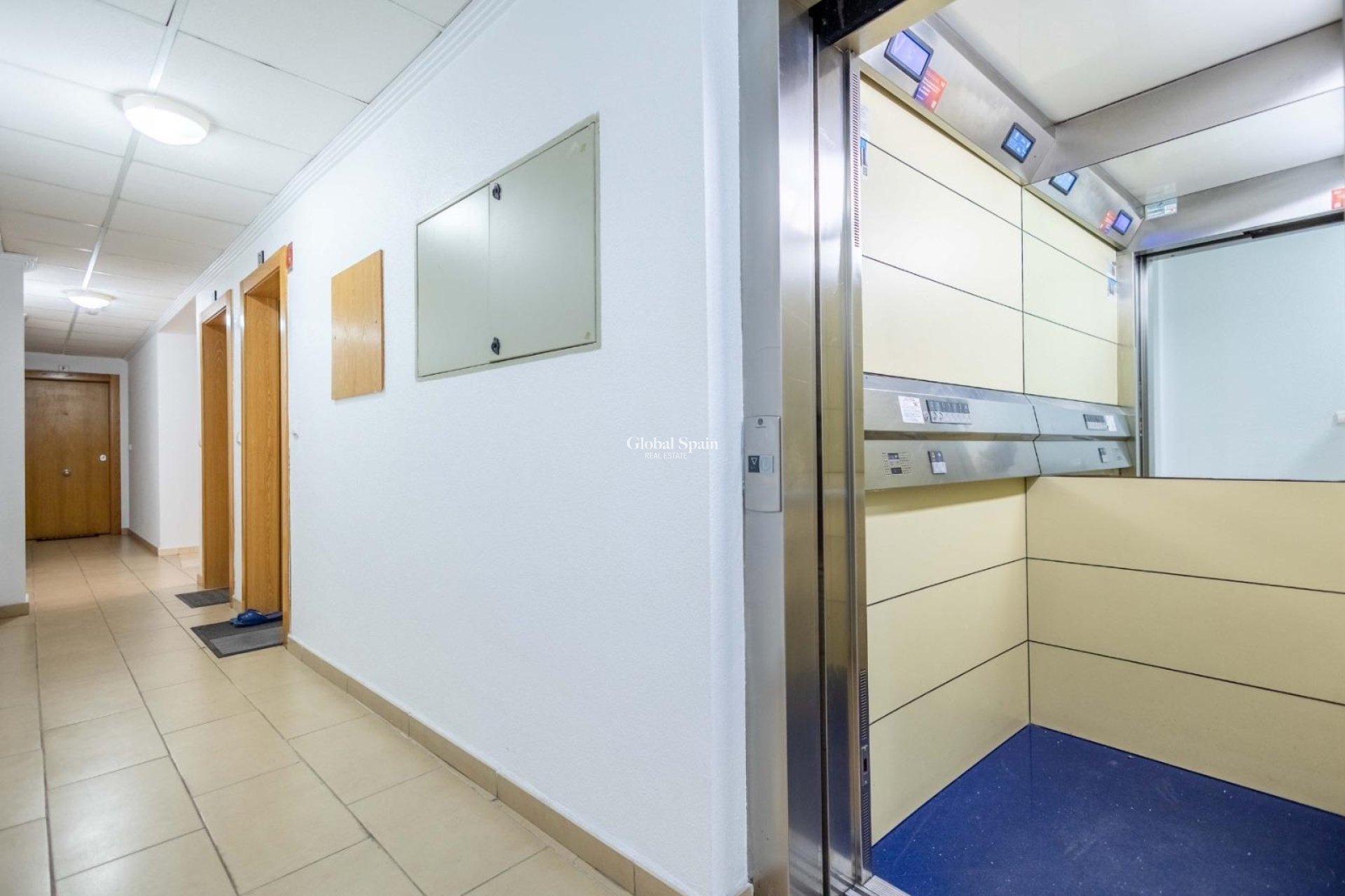 Revente - APPARTEMENT -
TORREVIEJA - Center